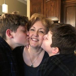 Meet your Posher, Laura